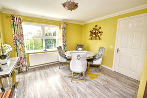 dining area- click for photo gallery